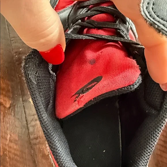 Nike Kids Black and Red Sneakers - Picture 10 of 11